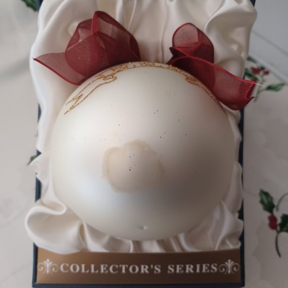 Collectors Series Large Beaded Glass Santa Clause Ornament. Hand Made in Poland. - Picture 12 of 12